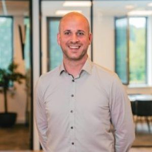 Rutger-2-1-scaled-qvk7o81dqd27mv7p22gp8tgp0i9mtrtwx8l8uis7u0